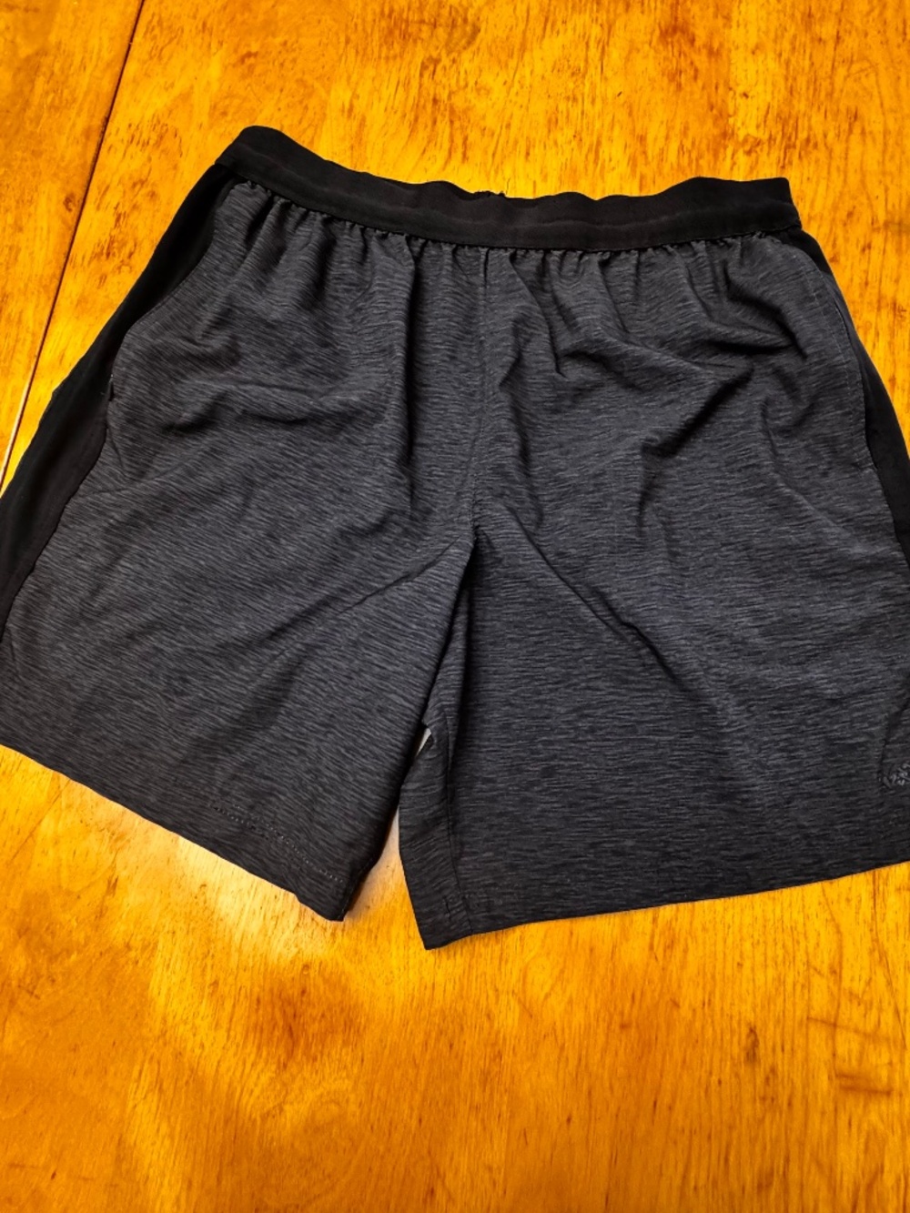 Men’s Leg3nd active shorts- size L- charcoal with black stripe and band